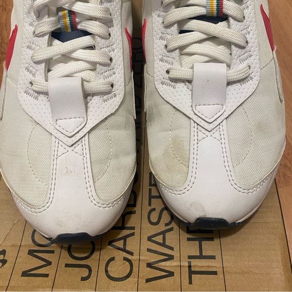 Nike womens air max white/blue/pink shoes - Picture 7 of 7